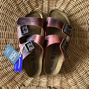NIB Birkenstock Arizona - Earth Red